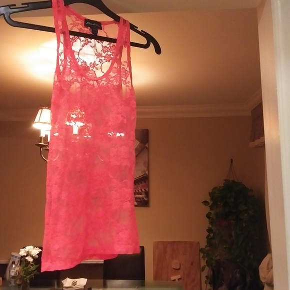 Pink tank top shirt - Picture 2 of 3